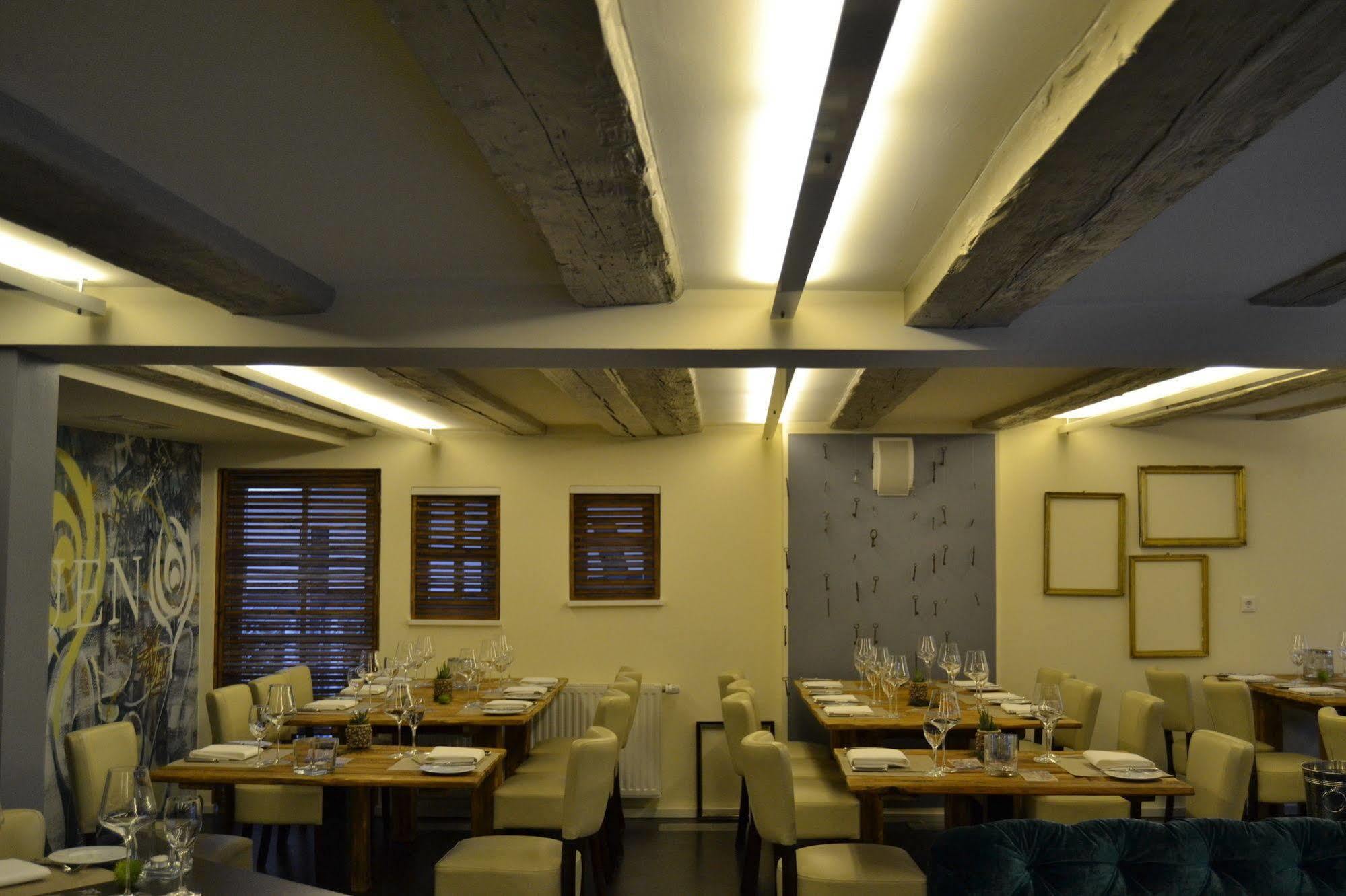 Boutique Hotel Pfauen Schorndorf  Extérieur photo
