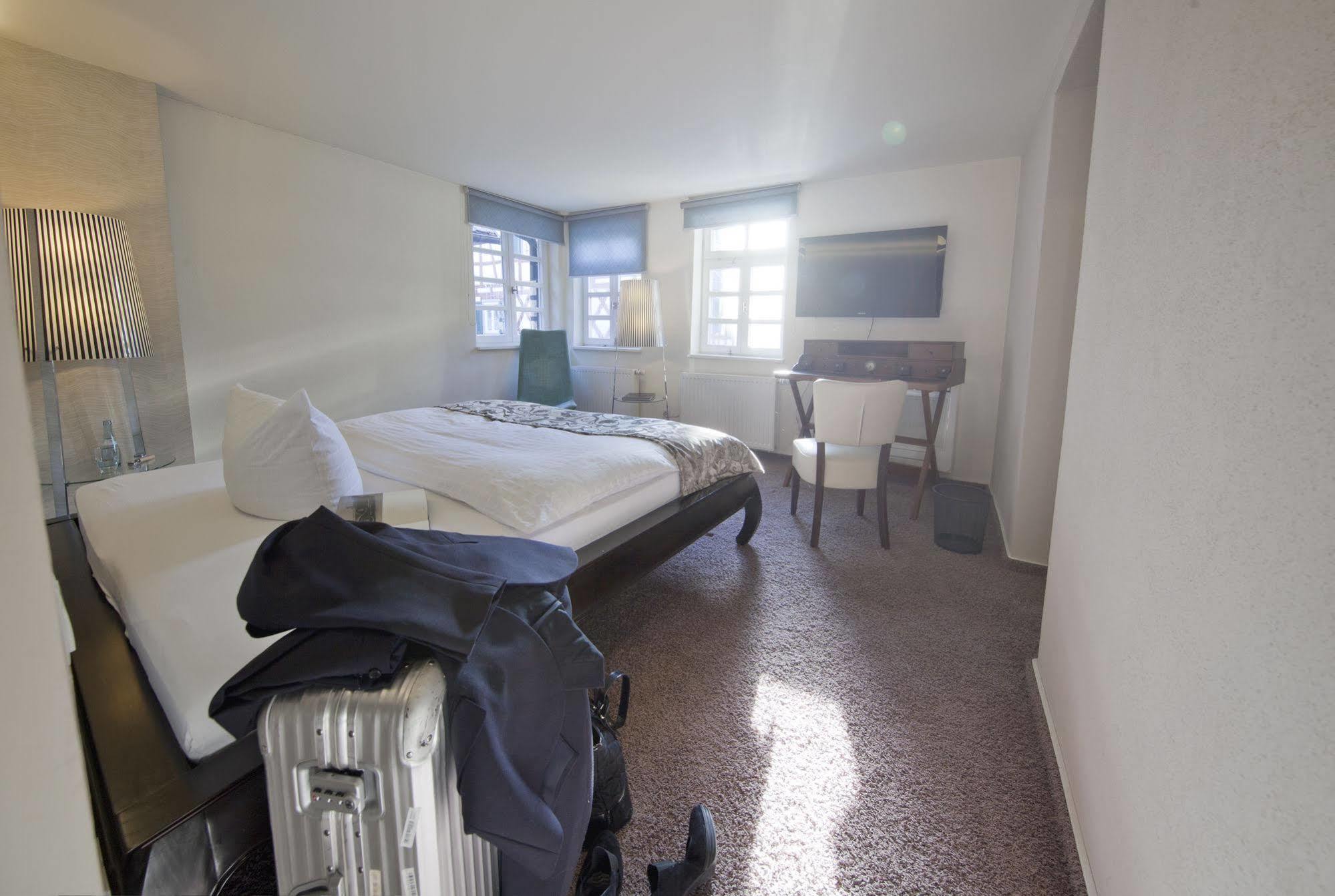 Boutique Hotel Pfauen Schorndorf  Extérieur photo