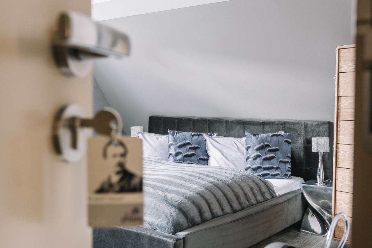 Boutique Hotel Pfauen Schorndorf  Extérieur photo